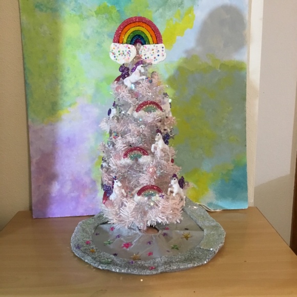 New Handcrafted 18 inch Unicorn Christmas Tree - Picture 5 of 7